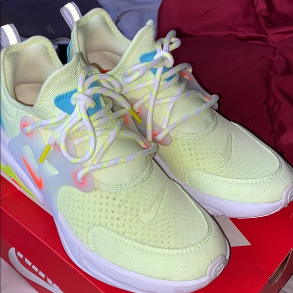 nike react presto (GS) - Picture 3 of 7